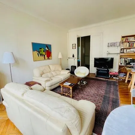 Appartamento Apprtement Confortable Pres Tour Eiffel 16 *